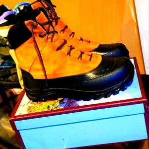 Men TIMBERLAND BOOTS in Excellent Condition.............